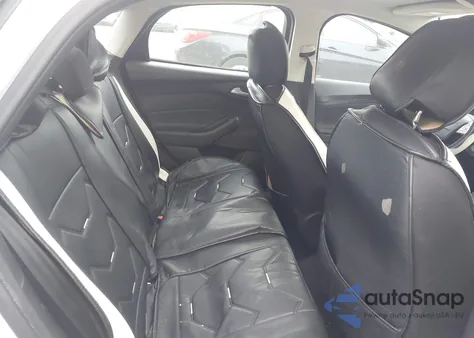 2016 Ford Focus Se z USA, uszkodzony, nr VIN 1FADP3F25GL216271